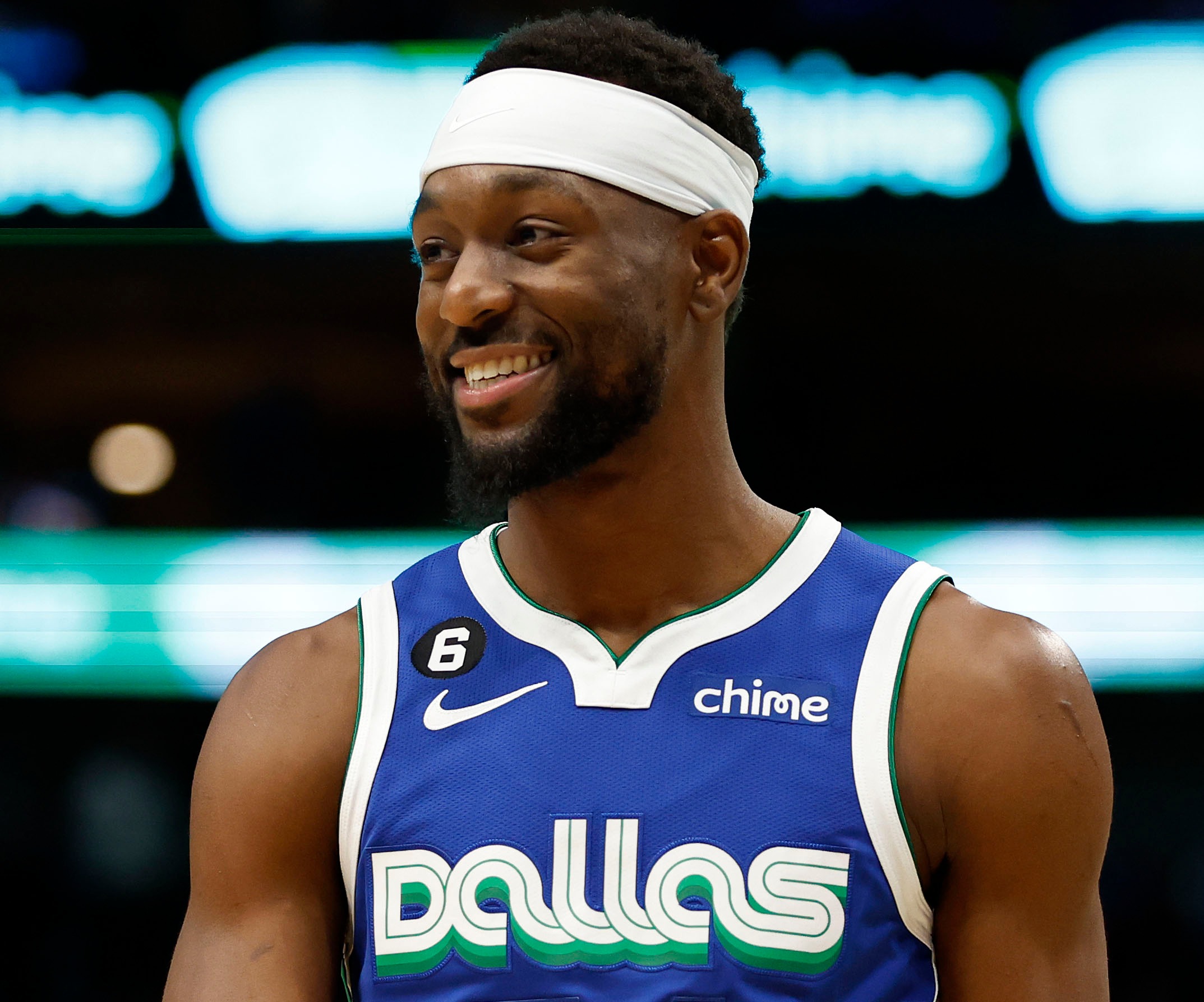 中表现出色 中表现出色