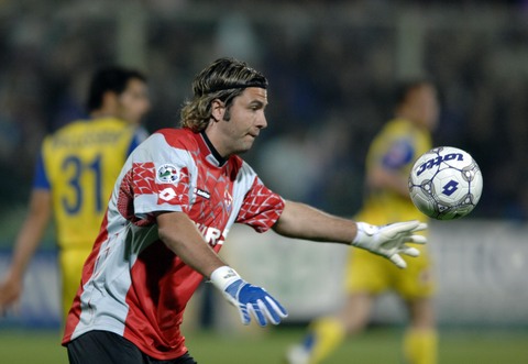 配合边路 配合边路